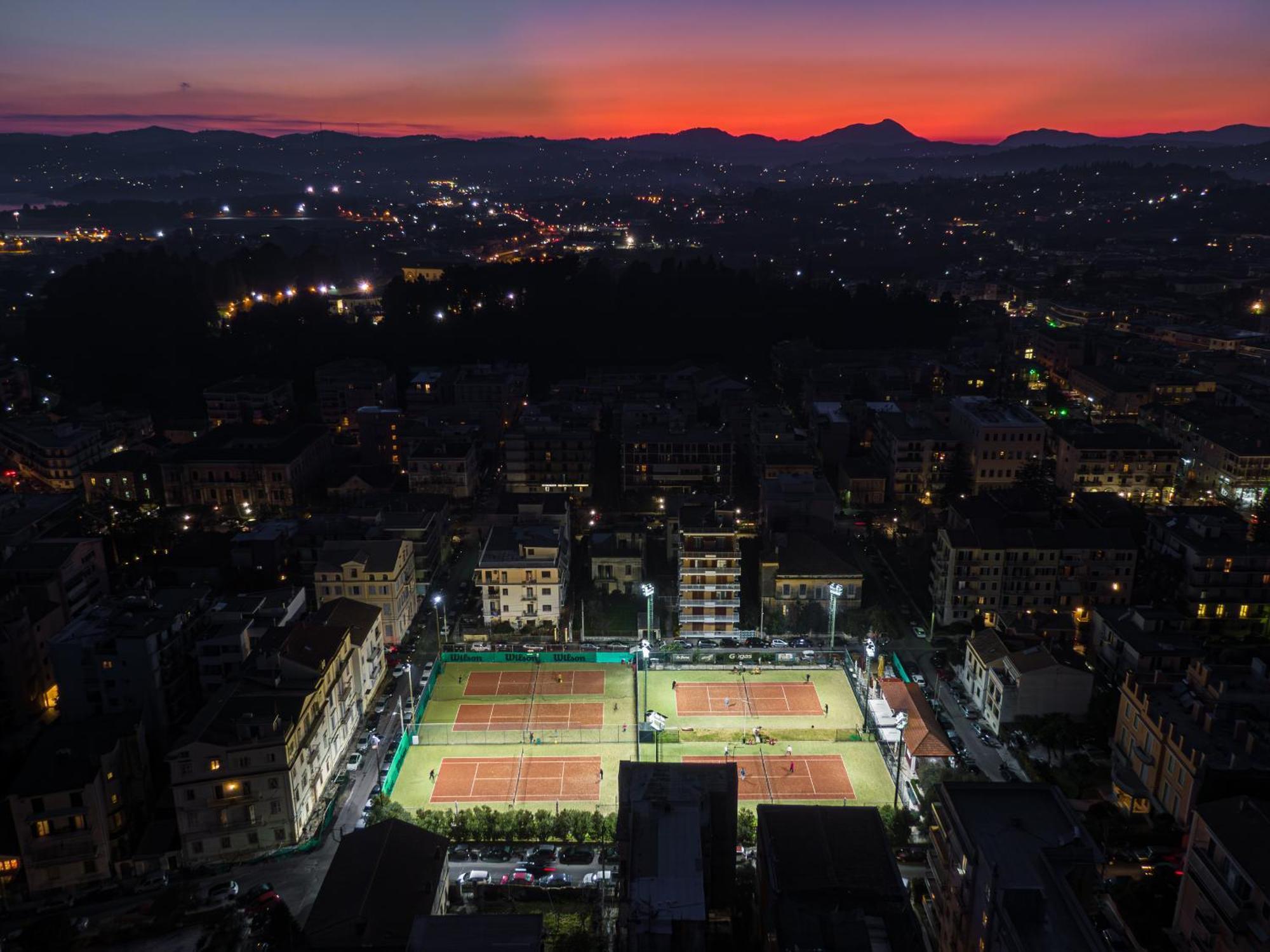 Match Point Apartment, Corfu Town Buitenkant foto